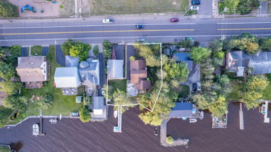 Aerial view of Bayview Cottage on Park Point between Lake Superior and Superior Bay