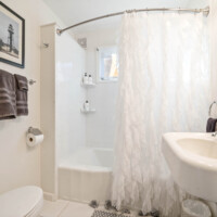 Full bathroom on the main level of Bayview Cottage