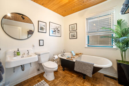 Second full bathroom at Bayview Cottage