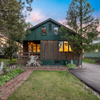 Front exterior of Bayview Cottage on Park Point in Duluth, Minnesota